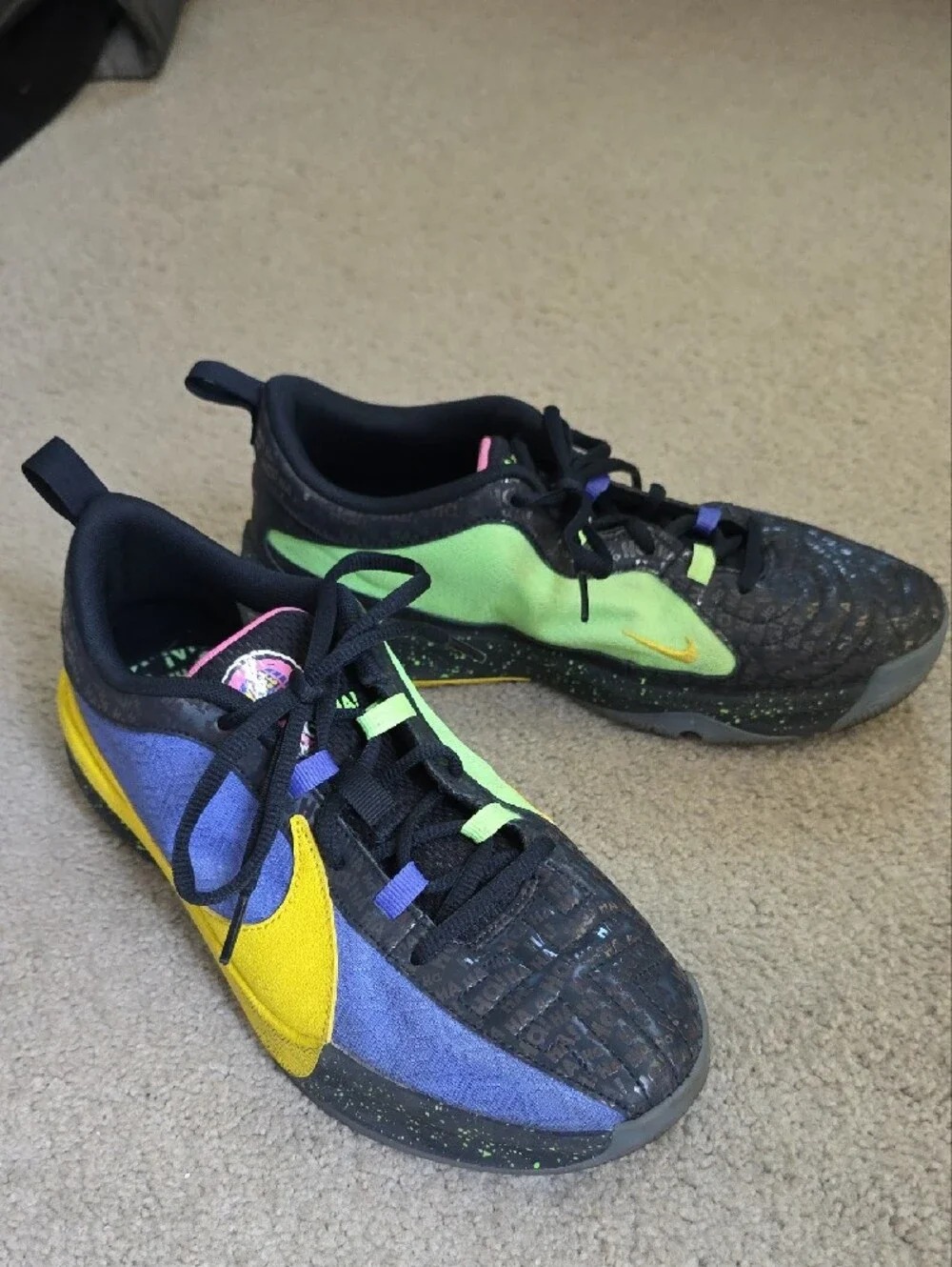 Nike Kids' Zoom (Joker) Size 6.5 Y